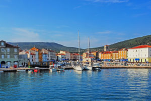 Altstadt und Hafen der Stadt Cres, Kroatien