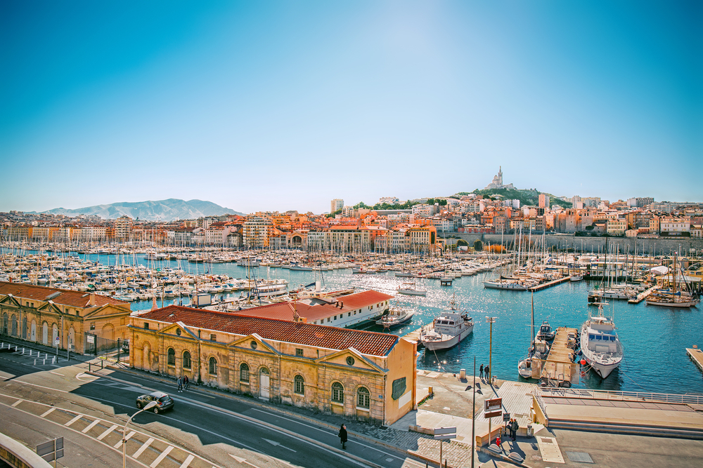 Panoramablick auf die Stadt Vieux Port, Marseille, Provence, Frankreich 