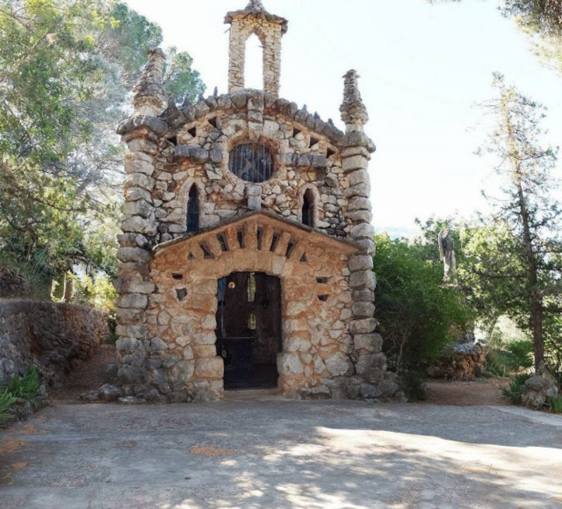 Die kleine aber feine Sa Capelleta - Quelle: Soller.es
Eine der schönsten, sonderbarsten Sehenswürdigkeiten im Norden Mallorcas. 