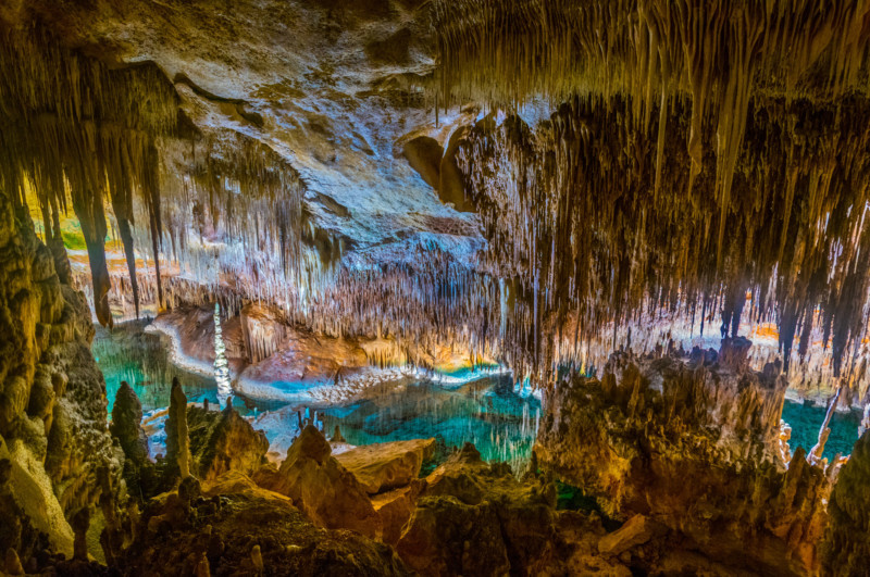 Die mallorquinischen Höhlen Coves del Drac gehören zu den beliebtesten Sehenswürdigkeiten der Baleareninsel.
