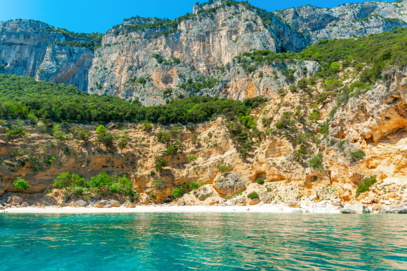 Imposante Felsen und traumhaft klares Wasser: Cala Biriala, Sardinien