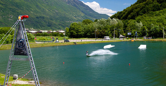 Der Cable-Wasser-Park auf dem Comer See (Quelle: comer-see-italien.com)