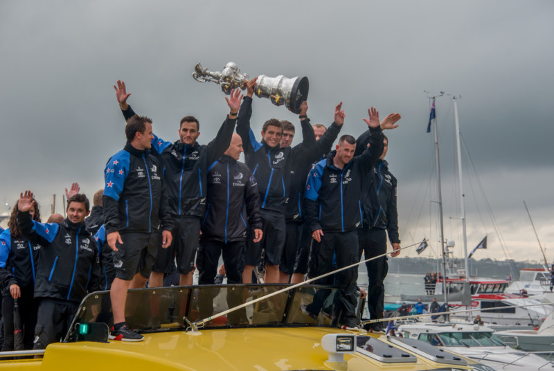 Neuseeländisches Team gewinnt den America's Cup
