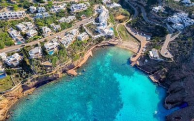 Versteckte Strände und Buchten auf Menorca, die Sie mit dem Boot erreichen können