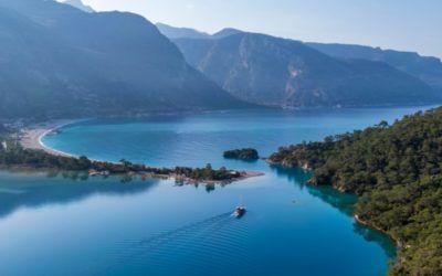 Türkei vs. Griechenland: Welches Mittelmeer-Reiseziel ist besser zum Segeln?
