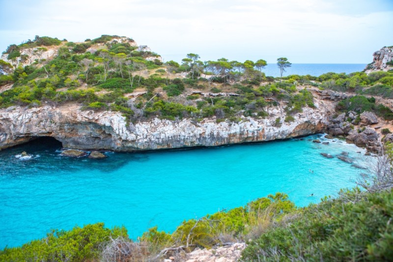 Versteckte Strände und Buchten, die Sie auf Mallorca mit dem Boot erreichen können